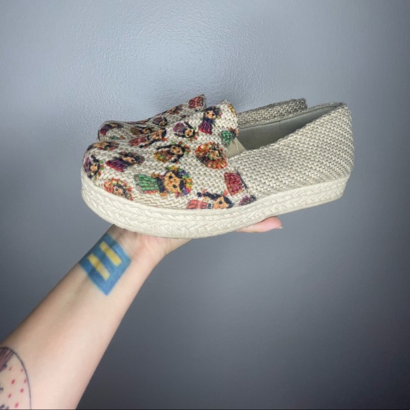 Mexican Burlap Artisian Hand Made Little Dolls Slip On Shoes Size 7.5 - Picture 3 of 7